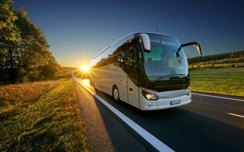 DeÔnibus indica cinco dicas de passagens baratas pelo Brasil para viajar no super feriado de abril