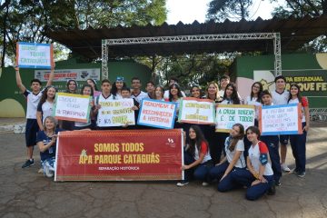 Estudantes do Colégio Santo Agostinho celebram com a ALMG aprovação da lei que renomeia Parque Fernão Dias para Parque Cataguás