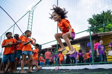 No Dia da Infância, Instituto Sow chama atenção para o impacto da fome e da ausência de afeto na primeira infância