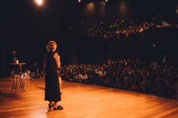 Ana Claudia Quintana Arantes se apresenta em Belo Horizonte com palestra sobre propósito e escolhas